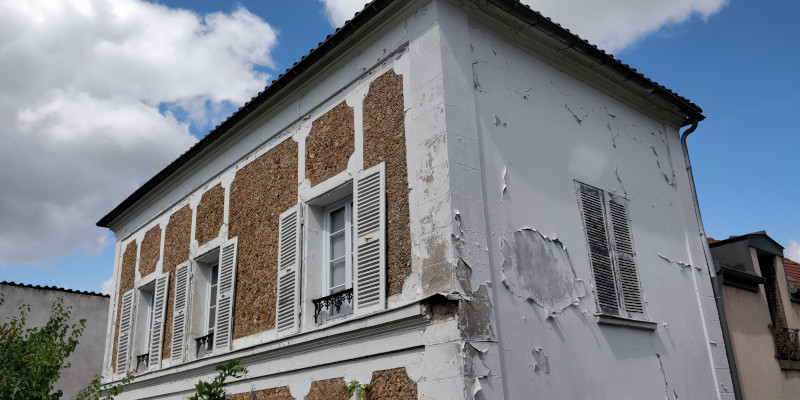 Façade d’immeuble dégradée