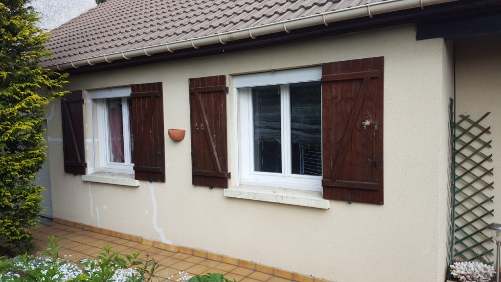Façade de maison avec fissures